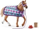 Schleich Horse Club, Toys for Girls and Boys, Engligh Thoroughbred Horse Set with Horse Toy and Accessories, 4 Pieces, Ages 5+ - Image 3