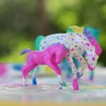 Breyer Horses Stablemates Fantasy Horse Paint Set | 5 Piece Set | 1:32 Scale | Model #4235, Yellow - Image 8