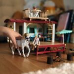 Schleich Horse Club 95-Piece Horse Set for Girls and Boys Ages, Camper for Secret Club Meetings Playset with Doll and Horse Toys - Image 3