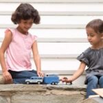 Breyer Horses Farms Land Rover and Tag-a-Long Trailer and Playset | Die Cast | 3.25” H x 10.5” L x 2.5” D | 2 Stablemates Horses Included | 1:32 Scale | Model #59216, Multi - Image 7