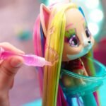 IMC Toys VIP Pets Cats - Melisa - Includes 1 VIP Pets Neon Cat Doll, 10 Surprises, 8 Accessories for Hair Styling | Girls & Kids Age 3+, Multicolor - Image 7