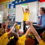 Needzo Mini Neon Plastic Reptile Carrier, Small Terrariums for Hermit Crabs, Lizards, and More with Palm Tree Accessory, Crab Hunting Supplies, Color May Vary, 7 Inches - Image 7